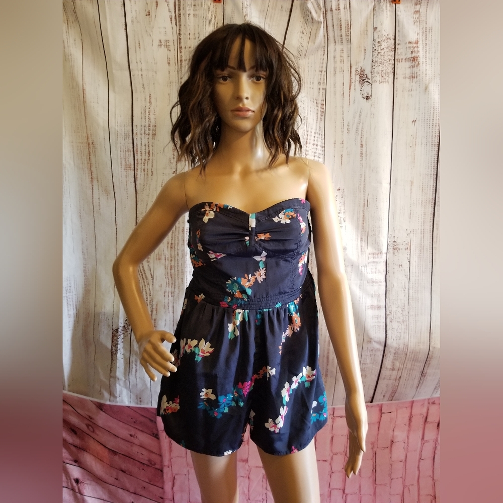 🤍 EUC American Eagle Outfitters Romper Size 4